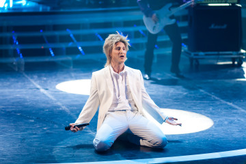 Photo/Video. One to One: Rod Stewart – “Do Ya think I’m Sexy?”