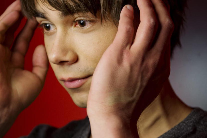 Dagbladet.no : Alexander Rybak debuts as an author with outcast troll and magical fiddle