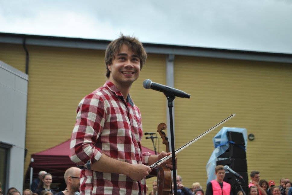 Videos, photos etc. from Alexanders performance in Sveio, Norway 3.6.2017