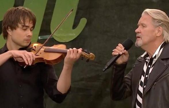 Alexander Rybak & Johnny Logan – “You Raise Me Up” (Allsang på Grensen, TV2, 2017)