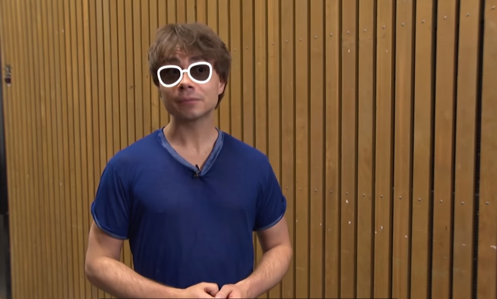 New Video. Alexander Rybak doing magic tricks (With English subtitles)