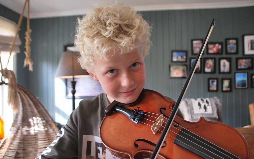 Fritidsnytt: Morten plays in popular performance