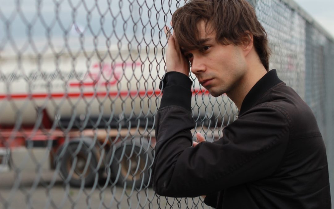 Hochu.ua:  Alexander Rybak presented the autobiographical track “Behind” (PREMIERE)